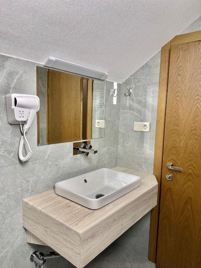 Hotel Embassy Tbilisi Exterior photo